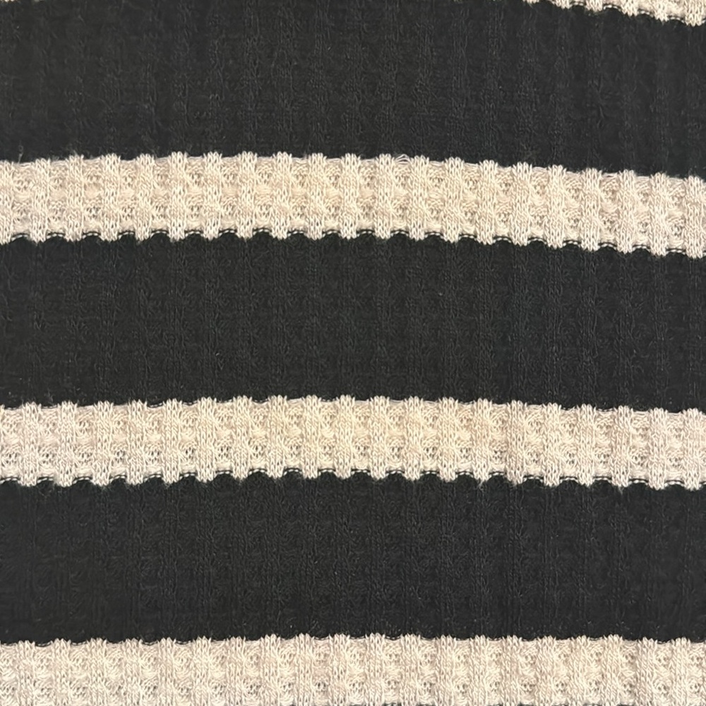 Sunday Women's Knit Top - Picture 4 of 5